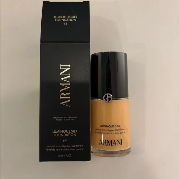 NEW Armani Luminous Silk Foundation - Shade 6.8 Medium Tan, Warm Golden - Picture 2 of 5
